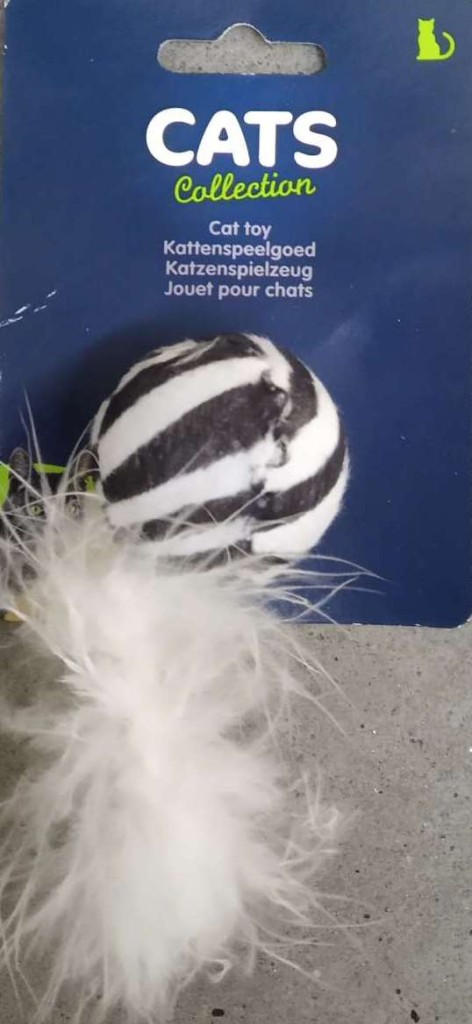 Игрушка для кошек Koopman Мячик с хвостом