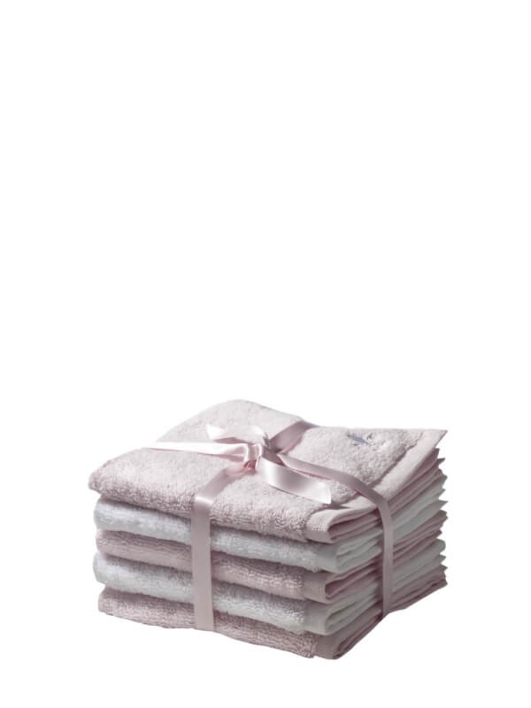 Полотенца тканевые, постельное белье, подушки, оде